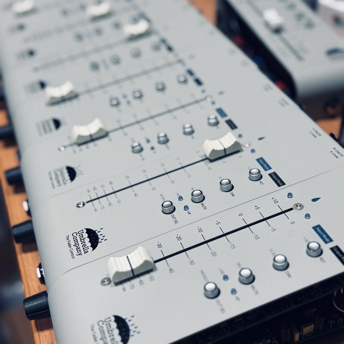 Umbrella Company The Fader Control Umbrella Company(アンブレラ