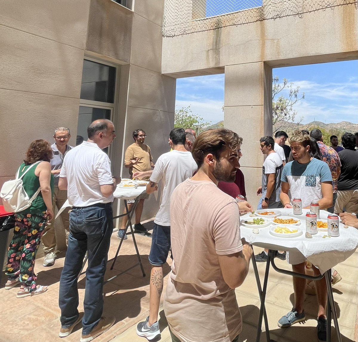 itis_uma's tweet photo. Jornada de convivencia en @itis_uma 🎉

Hoy hemos disfrutado de una comida para celebrar el trabajo de todo el curso y fortalecer el equipo 👏🏽🤜🏽🤛🏽

¡Gracias a todos los compañeros por la participación! https://t.co/bAoXVVdkeF