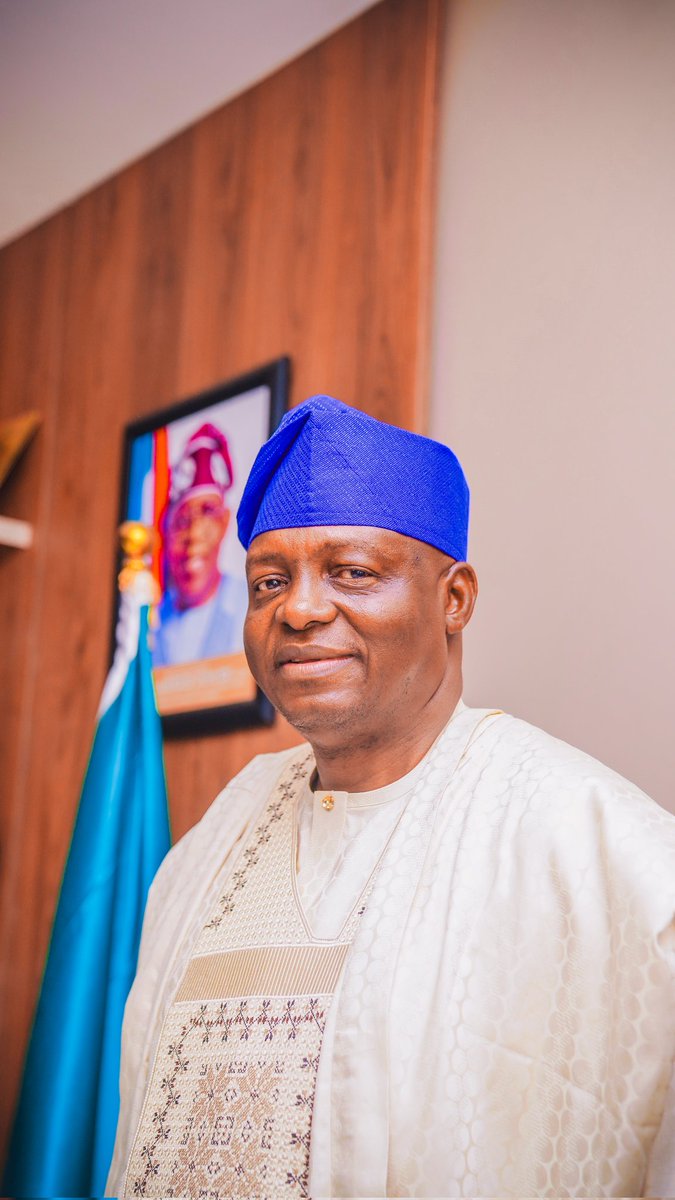 GeorgeLambert_1's tweet image. Ladies and Gentlemen
The new APC National Chairman
Prof. Nentawe Yiwatda Goshwe.
We are loyal.