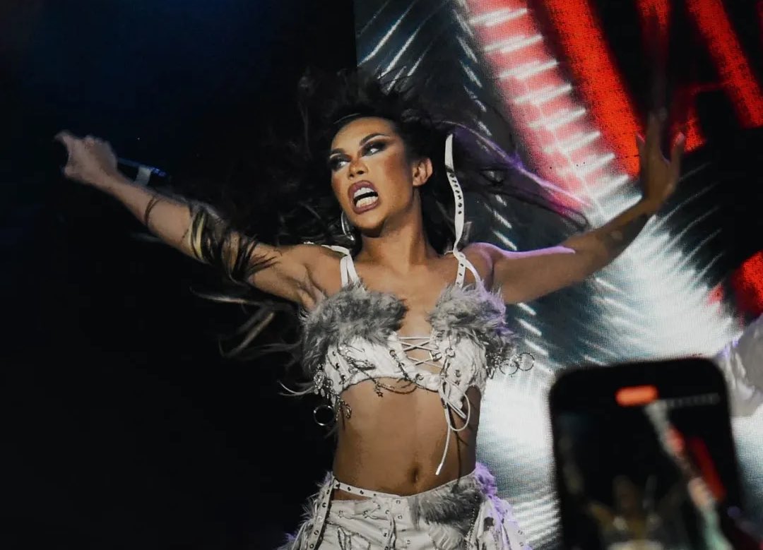daily_summers's tweet image. love a performer who leaves it all on stage like it’s the last time she ever will. 🔥
📸: rhysavis