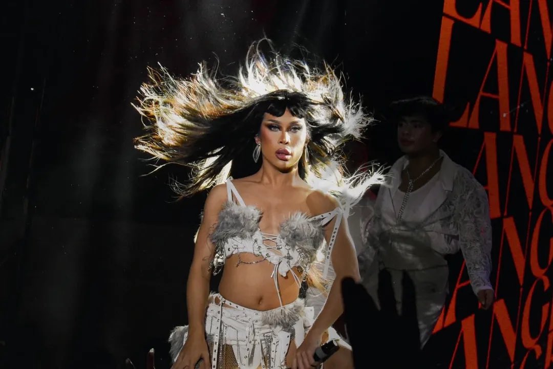 daily_summers's tweet image. love a performer who leaves it all on stage like it’s the last time she ever will. 🔥
📸: rhysavis