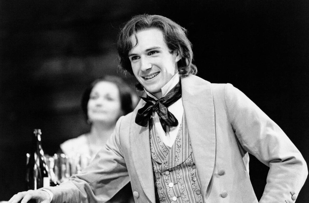 CharrrrrV_'s tweet image. Ralph Fiennes in Fathers and Sons, Cottesloe Theatre, 1987