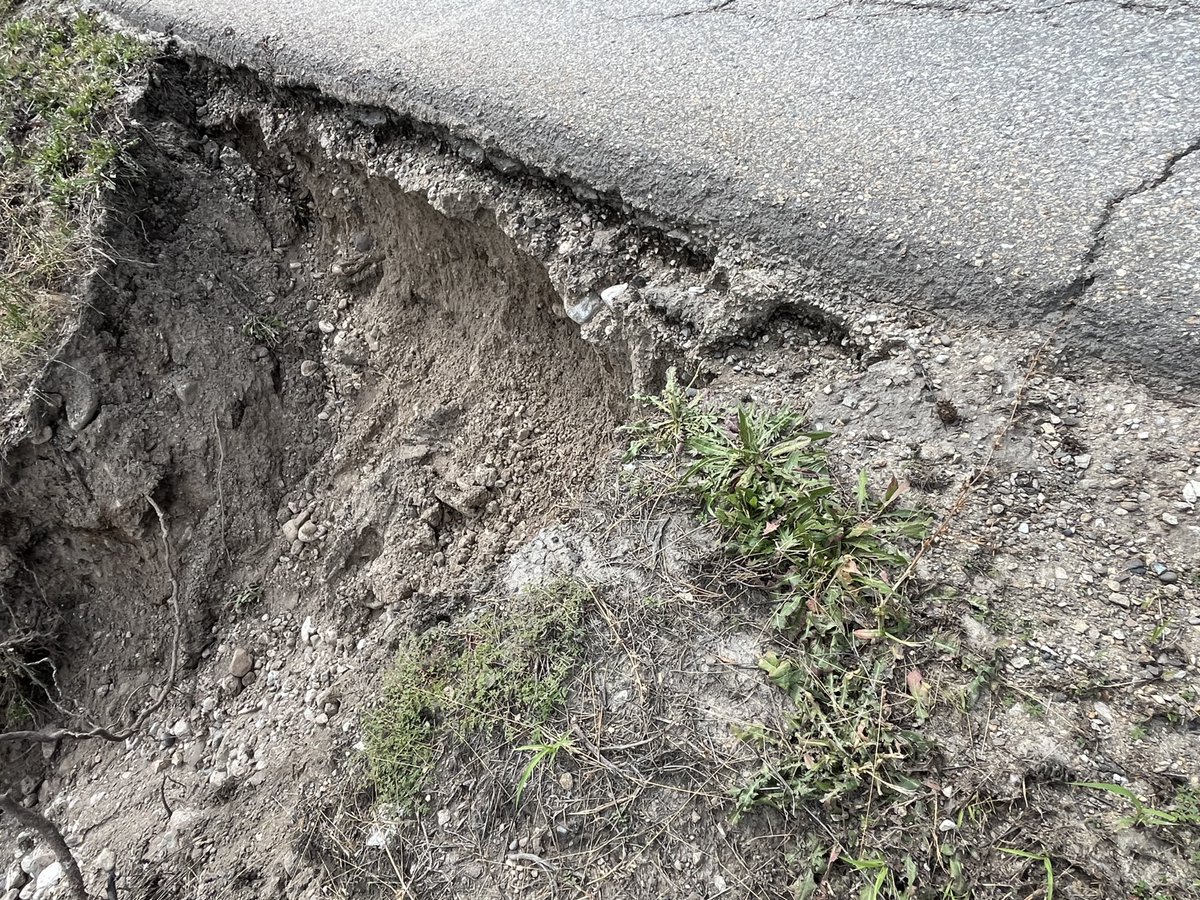 mack4change's tweet image. Last night, Westside Rd was damaged, again.
Travellers on this important secondary route continue to be at significant risk.
I sent a letter to ministers @KellyRichmondBC @rparmar_BC @mikefarnworthbc on July 10th calling for immediate action by the BC government, to stop…