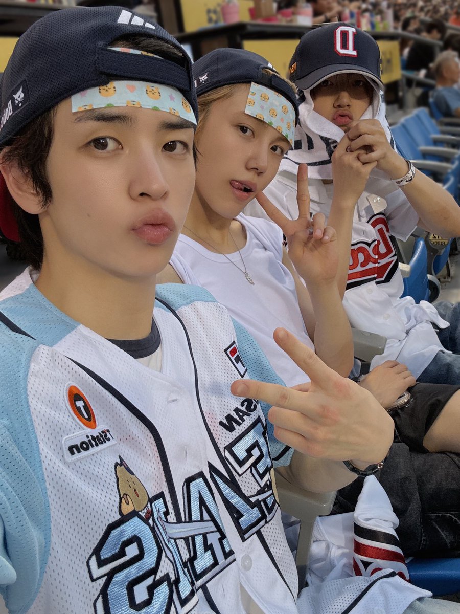 CRAVITY_twt's tweet photo. 무라도 캐서,, 다행인가?? 하지만 너무 재밌었다ㅏㅏ😛 
#원진 #앨런 #성민 #야구메이트해줘서_고마워 https://t.co/FmbK5GBOKF