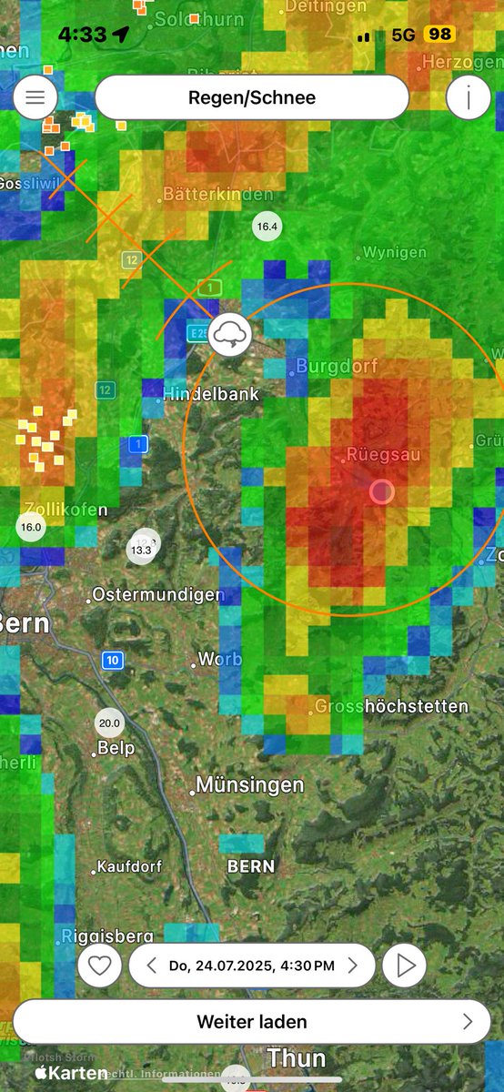 meteo_be's tweet photo. &amp; action mitten in der Zelle 😍 starker Regen, und wenige Blitzentladungen https://t.co/E0gaidIg5r