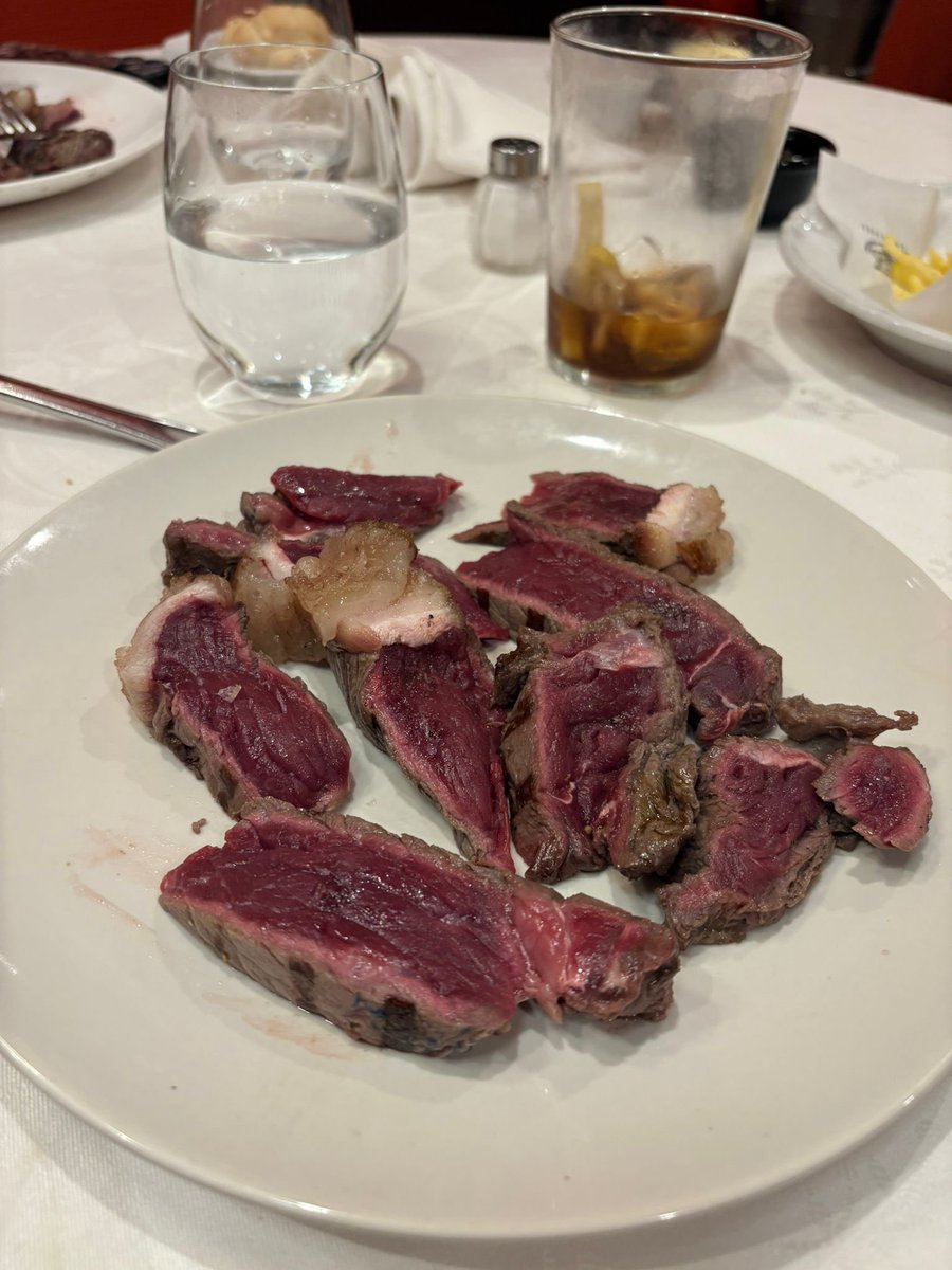 PokeAlex_'s tweet image. muuuuuuuuuuu 🐄🐄
