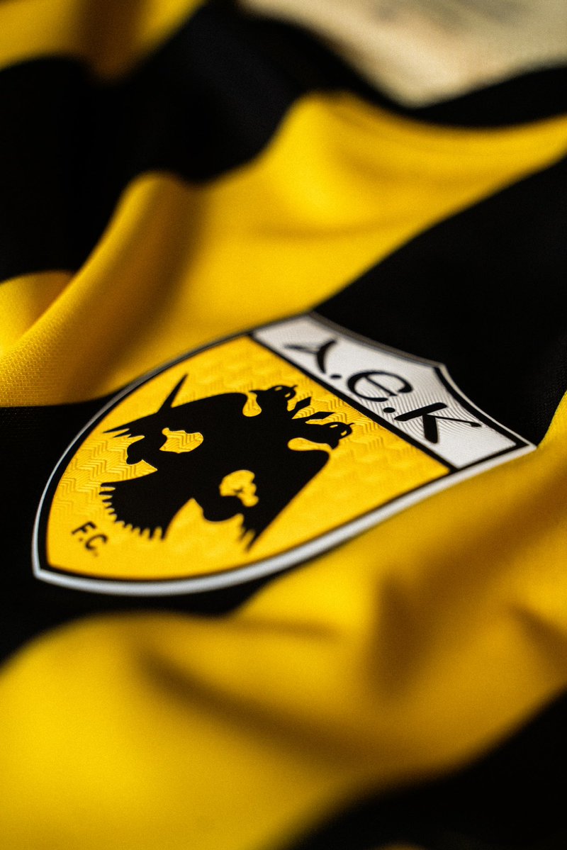 AEK_FC_OFFICIAL's tweet image. Σήμερα, η νέα πρώτη εμφάνιση, εκεί που ανήκει.
Σήμερα φοράμε τις ρίγες και μπαίνουμε στο γήπεδο.
Όπως πάντα: με πίστη, ιστορία και πάθος.

#aekfc #newkit