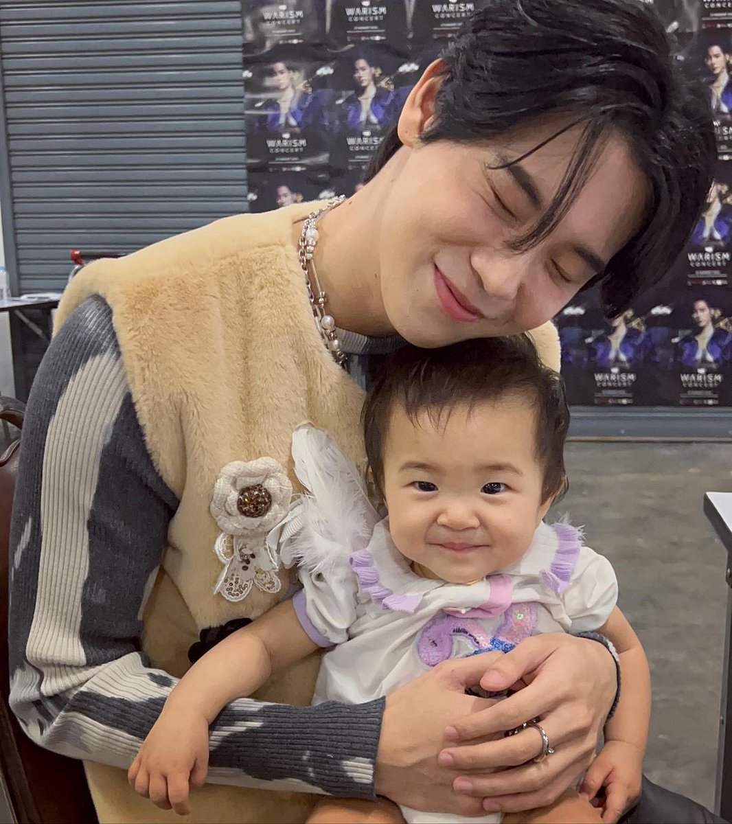 kinluvyw's tweet image. Crying fr 😭😭😭😭😭😭😭😭😭😭