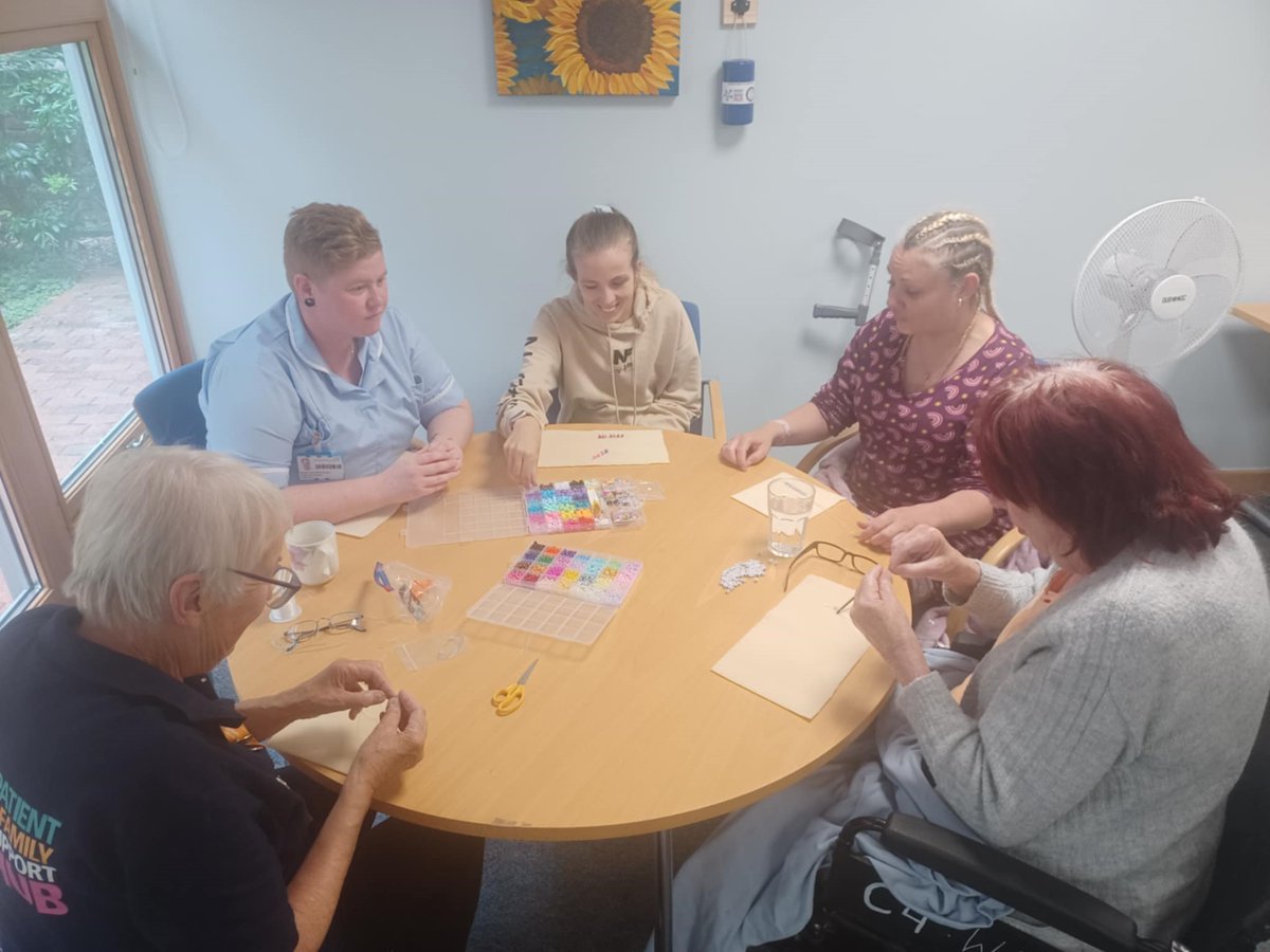 UHS_SupportHub's tweet image. Our lovely bracelet making group in the Hub this afternoon ❤our bracelet making sessions run every 2 weeks and are open to @UHSFT patients, families and carers. The next session will be on the 7th August💎