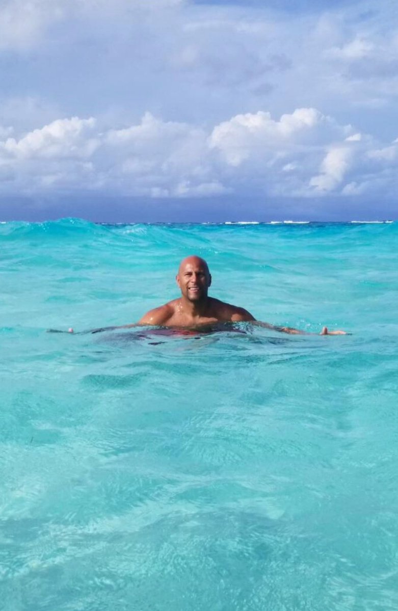 CaymanClassic's tweet image. Called in sick today 🤒
Doctor said I needed Vitamin Sea 🌊🌞🌴
#GrandCayman #CaymanIslandsClassic