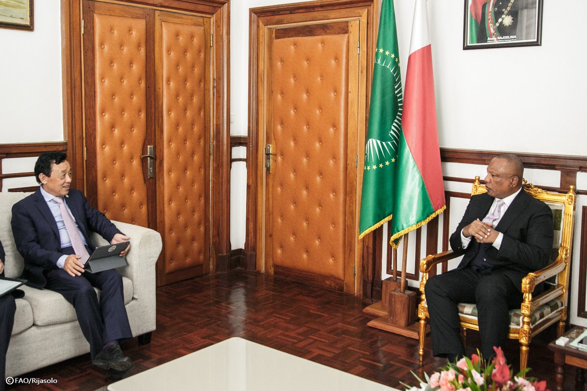 FAODG's tweet image. Honoured to meet HE Prime Minister @NtsayC. We discussed @FAO’s continued support to Madagascar, including on drought response, locust control, #HandInHand initiative, forest restoration & more in support of agrifood systems transformation. #4Betters