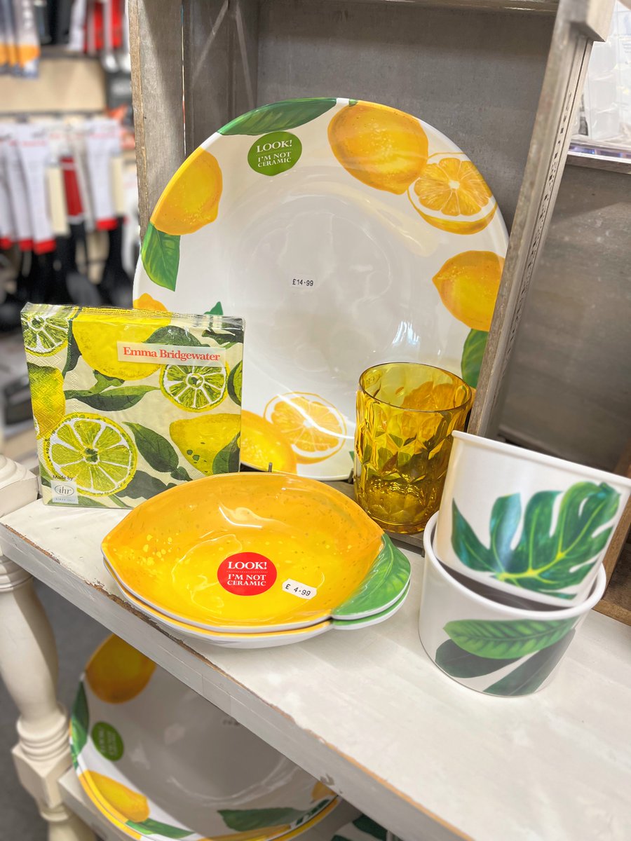 OriginalShrews's tweet image. 🍳Perched at the top of Wyle Cop, Cooking Kneads has been a go-to for #Shrewsbury’s cooks and bakers since 2014.
Current highlights? Stylish melamine for summer dining, Emma Bridgewater mugs, locally made Netherton Foundry pans, Shrewsbury skyline mugs.