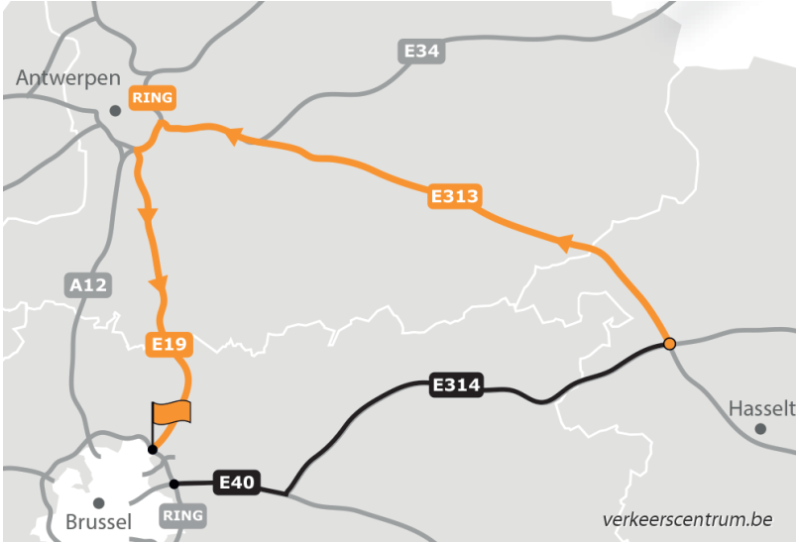 verkeerscentrum's tweet photo. #E40 #A3 Zwaar ongeval ter hoogte van Sterrebeek richting Brussel. De rijbaan is volledig versperd. Maak aub een reddingsstrook, zodat de hulpdiensten vlot doorgang vinden. We raden het verkeer van Hasselt richting Gent of Brussel aan om via Antwerpen te rijden. Van Luik naar Brussel rijd je best via Namen.