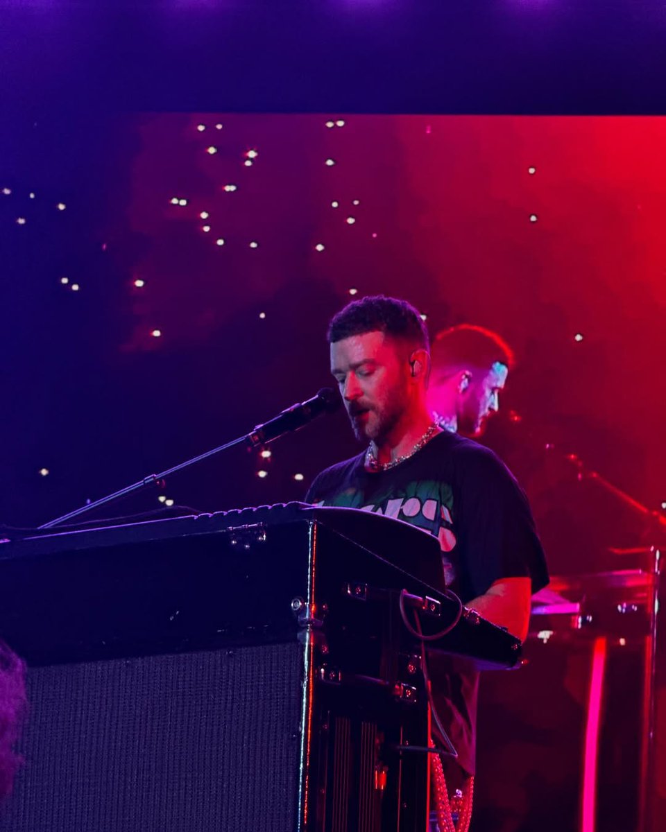 jtrocks_'s tweet image. Justin Timberlake, Dinamo Arena, Tbilisi, Geórgia (2025) 📷 raushan_nurpeissova | galeriajtrocks.blogspot.com