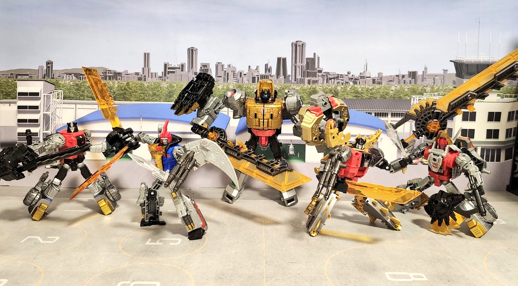 SLOG_SLUDGE's tweet image. #ジェネレーションセレクト/ダイノボット集合
ロボットモードで。
ジェネセレ版追加パーツとPerfectEffectのアドオン追加でパーツ盛り盛り✨
#TFTOYの面白さを伝え隊
#トランスフォーマー