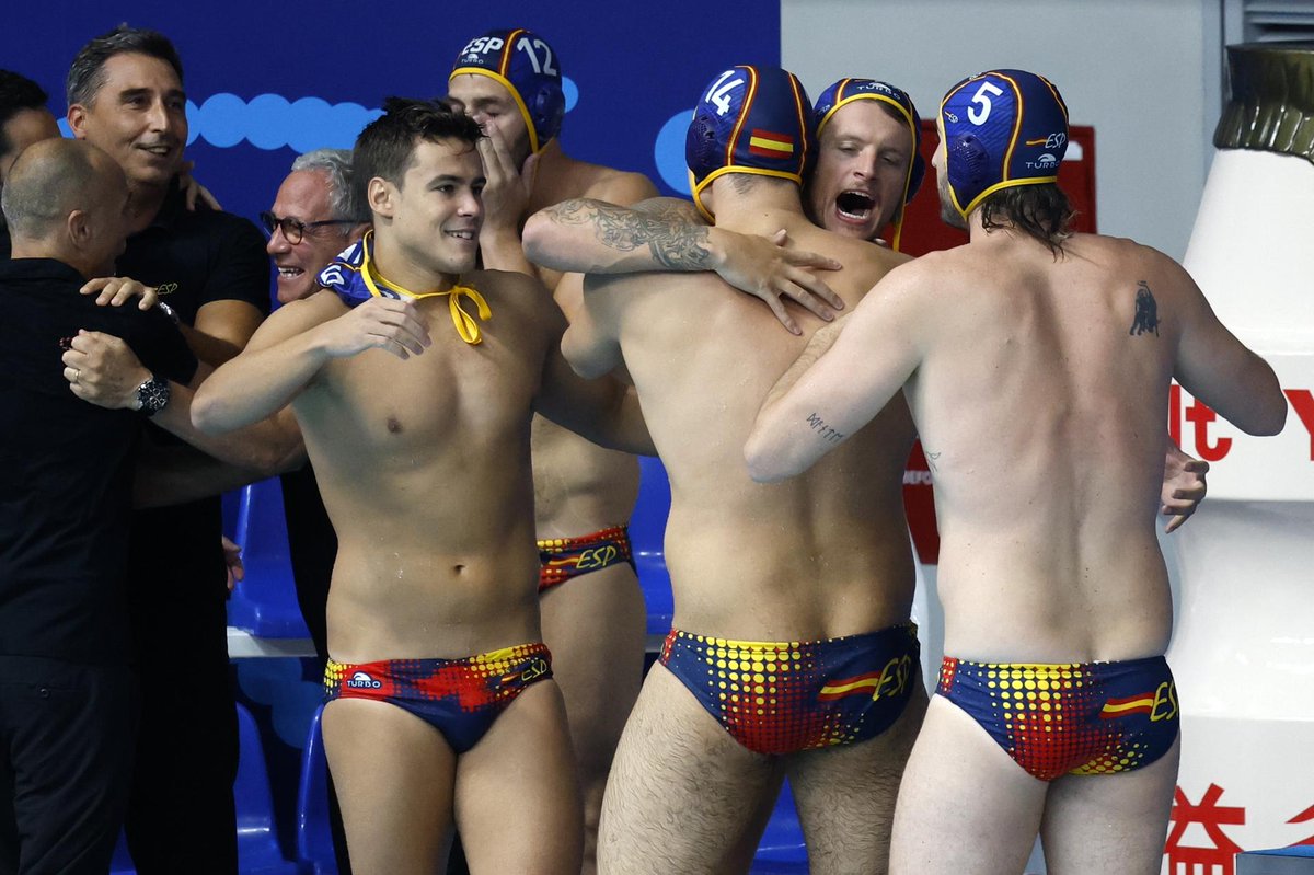 🤽‍♂️#Waterpolo Mundial en Singapur 🇸🇬

🥇CAMPEONES DEL MUNDOOO🥇

Final ♂️
✅ España 🇪🇸 15-13 🇭🇺 Hungría

💪La selección de <a href="/DMwpCoach/">David Martín Lozano</a> apoyada en el brazo de Sanahuja y Granados logra el oro 🥇 con un último cuarto maravilloso.

💥 4° título mundial (1998, 2001, 2022, 2025) de 🇪🇸