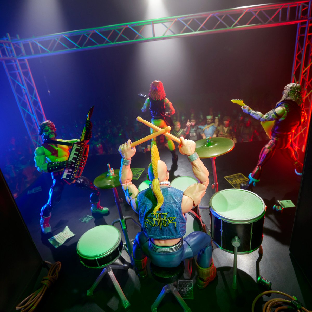 ShootingtheG's tweet image. Are you ready for Cold Slither!? This was truly an ABSOLUTE BLAST to photograph and I can&apos;t thank my partners in the model shop enough for fabricating this stage set for my shoot. It really brought it to another level! Here are some faves.

#hasbroemployee #GIJoe #SDCC2025 #SDCC