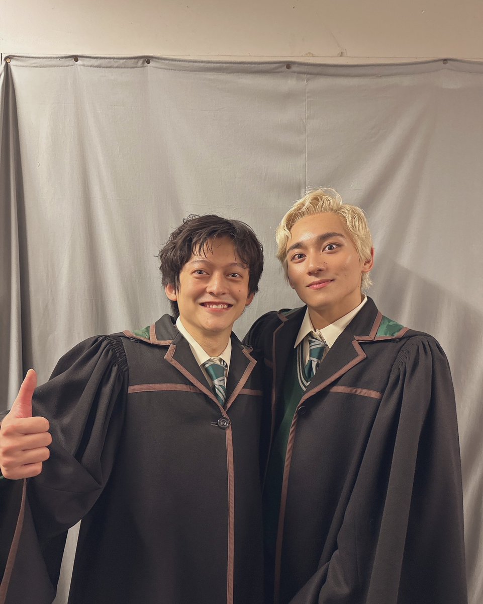 TatsukiOkubo1's tweet image. 4公演目。
本日もご来場頂きありがとうございます。
こうへい君と初めての共演、本当に素敵でした。

26日もこうへい君と一緒なので是非よろしくお願いいたします。

本当にありがとうございました‼️

#ハリポタ舞台
#呪いの子