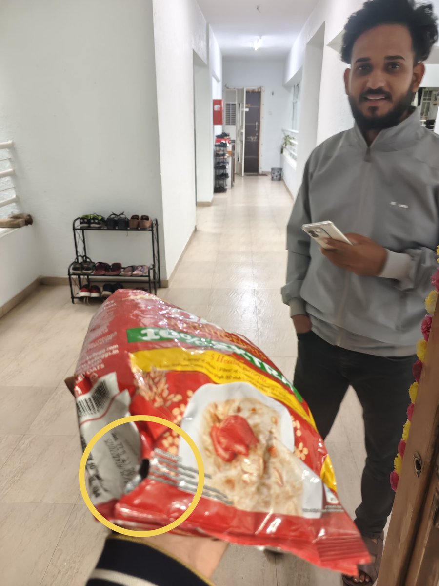 shrisonawane's tweet image. Please spread this.🙏Need reach

Dear @SwiggyInstamart @SwiggyCares ,

This is what I received when I placed an #Instamart order some time ago.
I received an oats packet that had been nibbled by a mouse.🤮😡
Store - Wakad, 411057

(1/2)