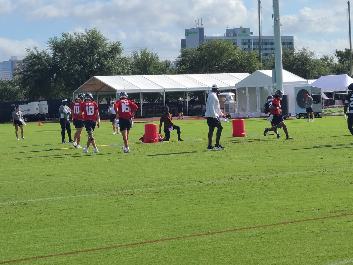 ad_moore64's tweet image. #TEXANS THE GRIND DAY 2...
#ADMAXKORNER
@TheHRReview
@admaxkorner
#houstontexanstrainingcamp