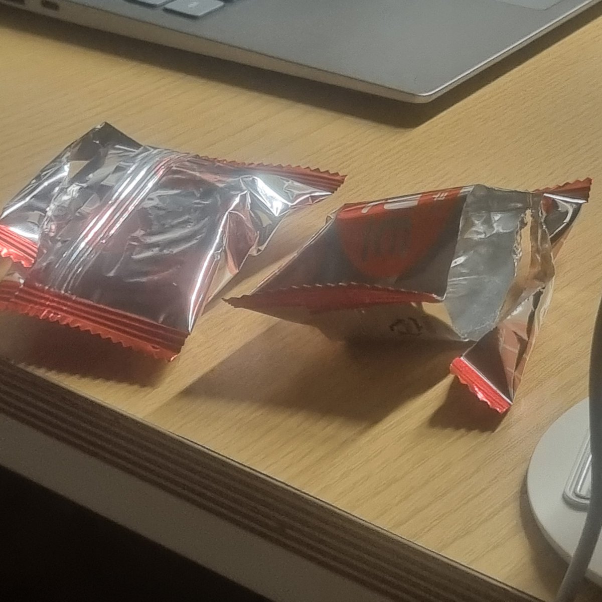 victor_van_'s tweet image. 아마가렛트너무맛있어
계속먹음