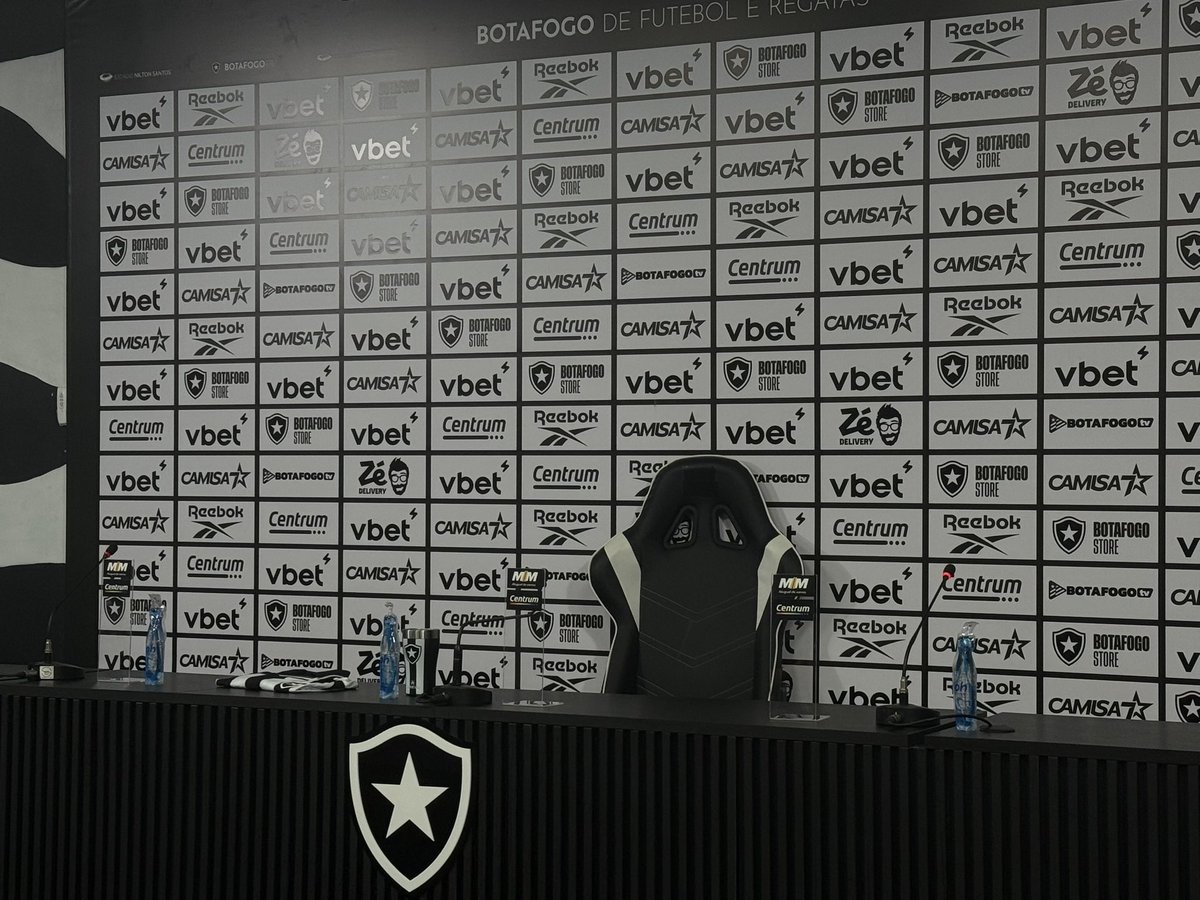 barbaramendoncc's tweet image. Bom dia! Estamos no estádio Nilton Santos para a apresentação de Jordan Barrera. Perguntas para o reforço do Botafogo?