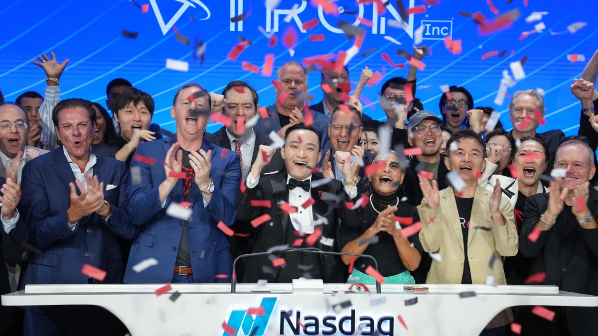 NasdaqExchange's tweet image. 🔗 From entertainment to blockchain innovation.
📈 Tron Inc. (formerly SRM Entertainment) is now officially #NasdaqListed under its new name, pioneering blockchain-integrated treasury strategies.
🔔 Congrats on this milestone, $TRON!