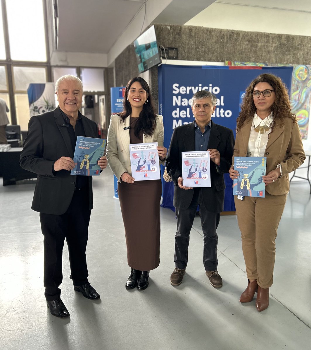 subtel_chile's tweet image. 📡 Está mañana, el subse Claudio Araya, la @SubseVoceriaGob, Nicole Cardoch y la directora nacional de @SENAMAGOB, Claudia Asmad, junto a la compañía de José Alfredo Fuentes, firmaron el convenio de colaboración para la  Inclusión Digital de personas mayores.

#BrechaDigitalCero