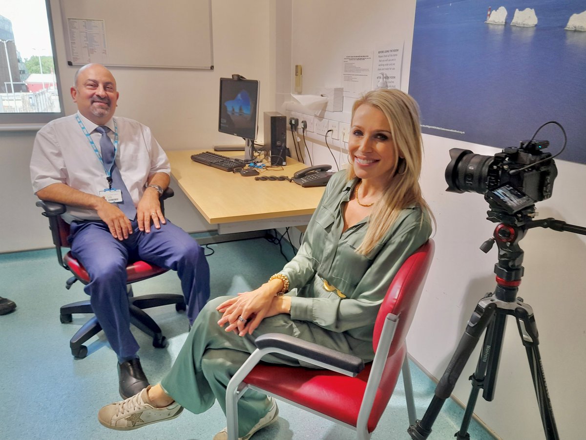 University Hospital Southampton 💙 (@uhsft) on Twitter photo Could a new blood test save lives by improving early detection of #PancreaticCancer?
BBC's <a href="/LaraLewington/">Lara Lewington</a> visited this week to learn about an important <a href="/SouthamptonCTU/">Southampton CTU</a> study, and spoke with our consultant <a href="/zaedHamady/">Zaed Hamady</a>.
Watch BBC Tech Now this autumn to find out how she got on 📺 Could a new blood test save lives by improving early detection of #PancreaticCancer?
BBC's <a href="/LaraLewington/">Lara Lewington</a> visited this week to learn about an important <a href="/SouthamptonCTU/">Southampton CTU</a> study, and spoke with our consultant <a href="/zaedHamady/">Zaed Hamady</a>.
Watch BBC Tech Now this autumn to find out how she got on 📺
