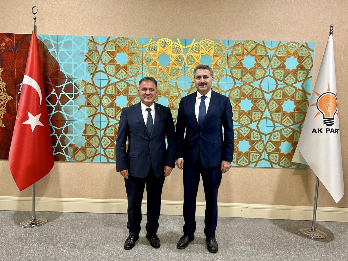 📍AK Parti Genel Merkezi

Gümüşhane önceki dönem Belediye Başkanımız, değerli yol arkadaşım Ercan Çimen’i genel merkezimizde ağırladık. Güzel sohbeti ve nezaketi için kendisine teşekkür ediyorum.