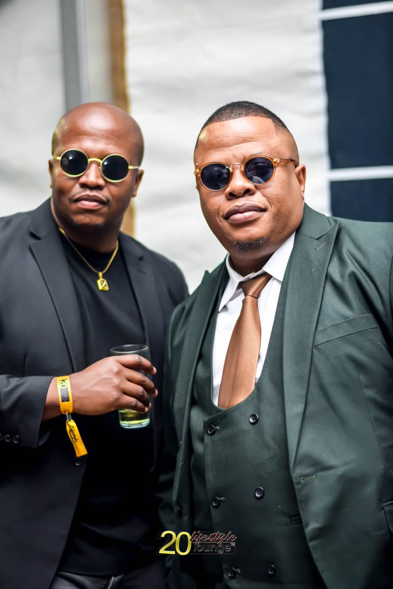 VundergroundUTR's tweet image. Dr Dre Lite &amp;amp; Mr Simple (Izwa La)

Amagrootman we numba!