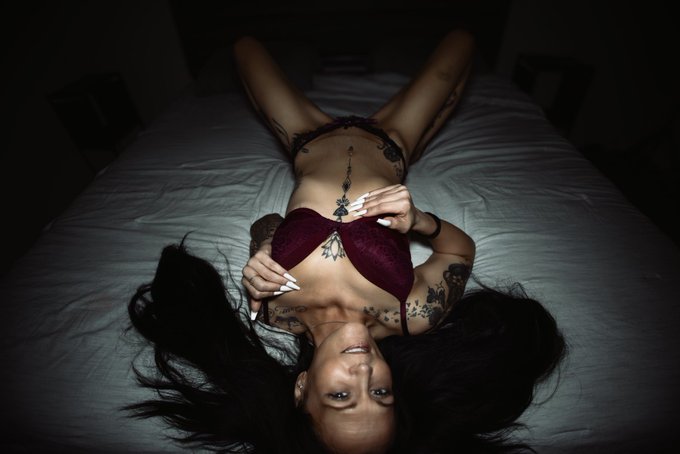 Watch Johnny Sparxxx's leaked NSFW photo on TwXstars