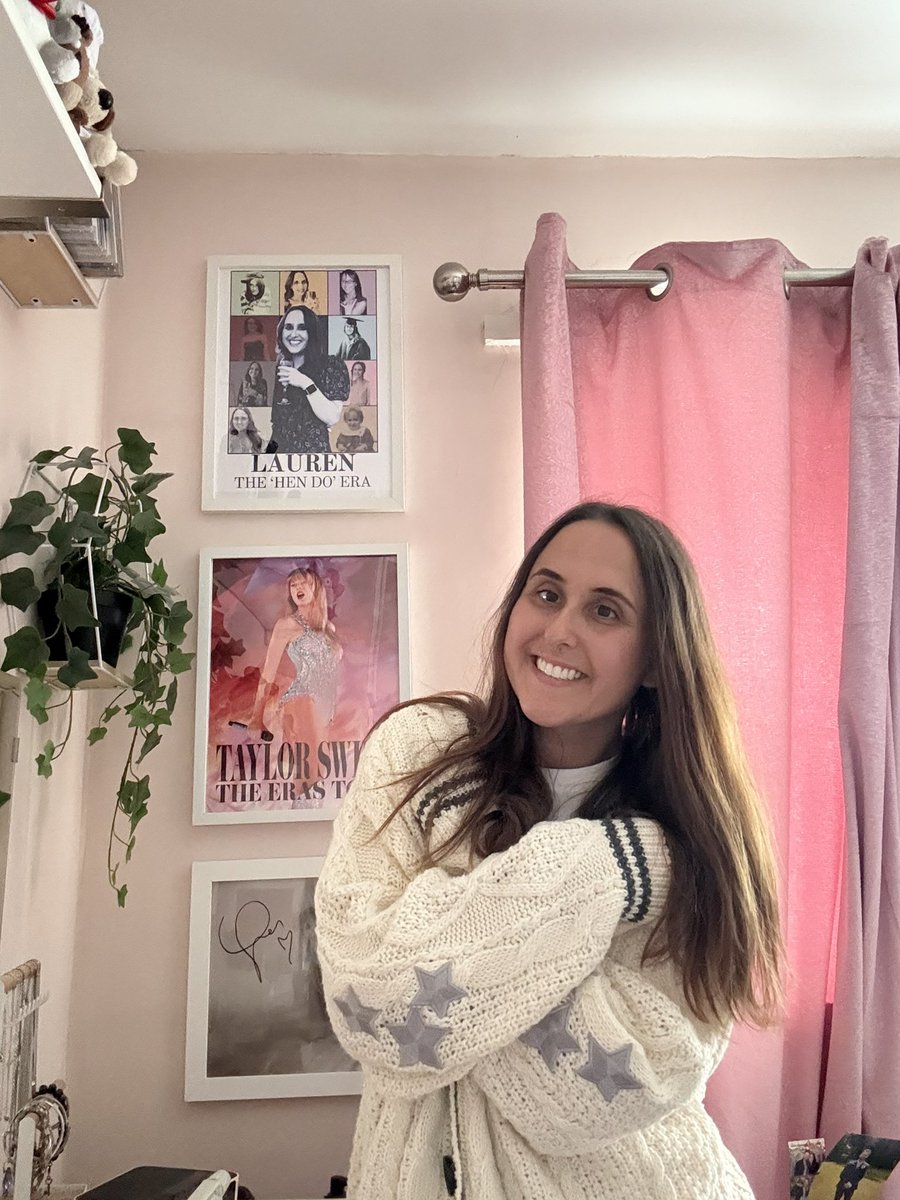 loverofrep13's tweet image. Happy #5yearsoffolklore π©Ά not only such a comfort album but my cardigan will always be one of my fave merch pieces ever βΊοΈπ©Ά @taylorswift13 @taylornation13