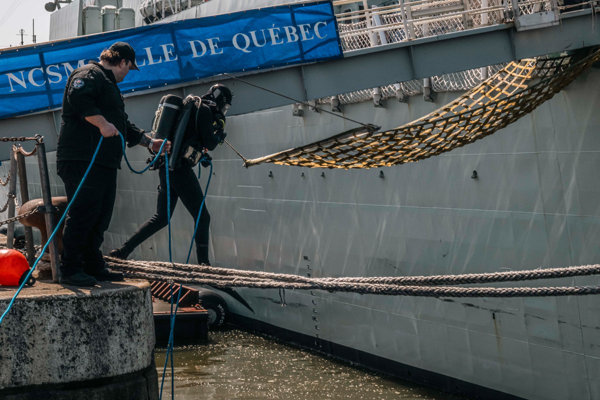 COIC_CJOC's tweet image. Force sous la surface. Préparation au-dessus.
Pendant l’Op HORIZON, l’équipage du NCSM Ville de Québec a mené des inspections sous-marines et des simulations d’incendie, démontrant son excellence en mer et au port.
#OpFAC #OpHORIZON #VilleDeQuébec