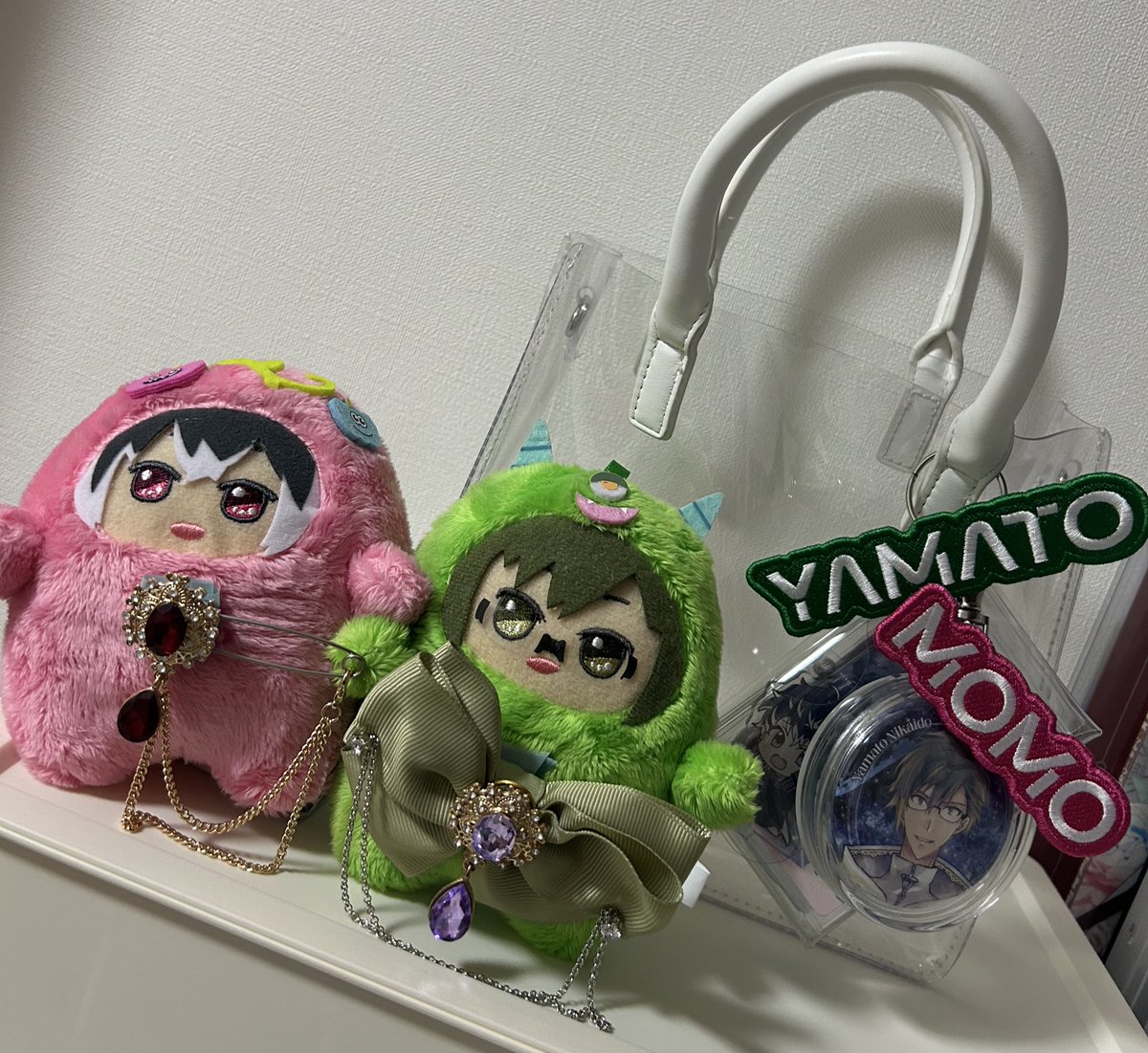 にゃはは、完成！
私にはこれが精一杯だよ
百さん、大和さんの装飾分かった人は握手しようぜ🤝
ちなみにこれ写真撮るためにマステでくっつけたんやけど、当日どうすれば🫨