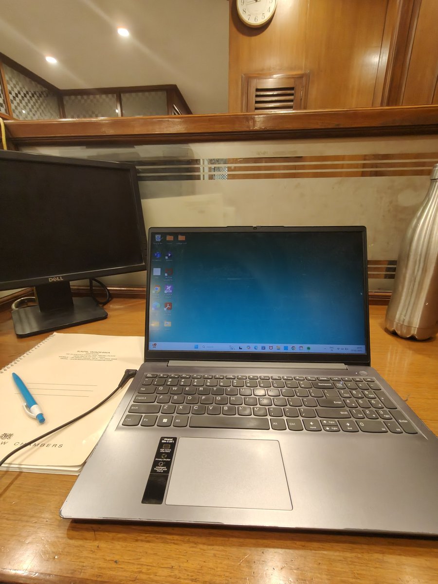 priyayayanshi's tweet image. &quot;view from the office&quot;