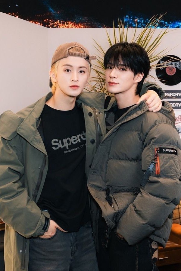 scam (02)

#jerikeli and #sadanka 
a mark lee and lee jeno few tweet au