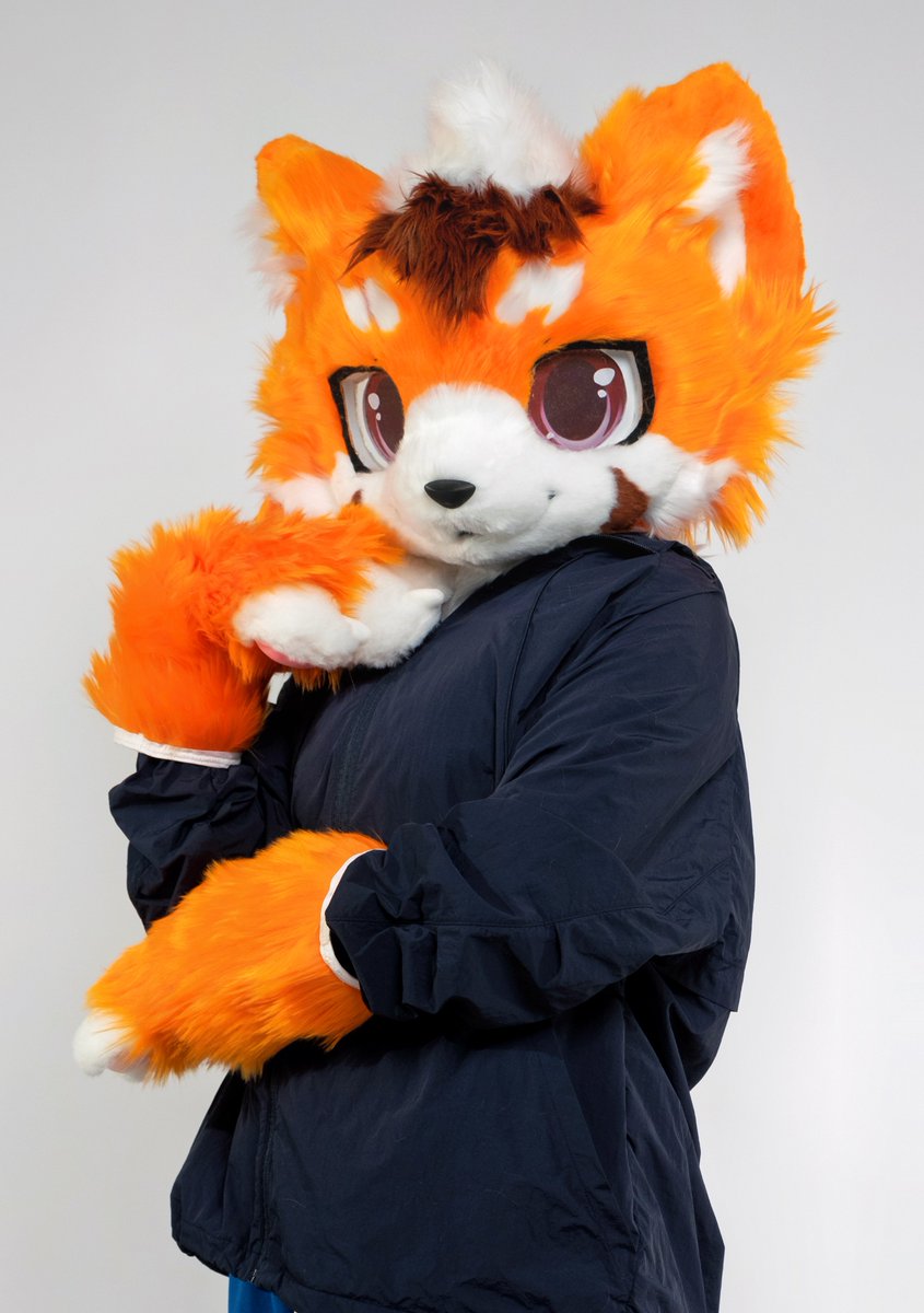 We have a cute little red panda  

Dragonwell commission was always open, please PM me for consultation