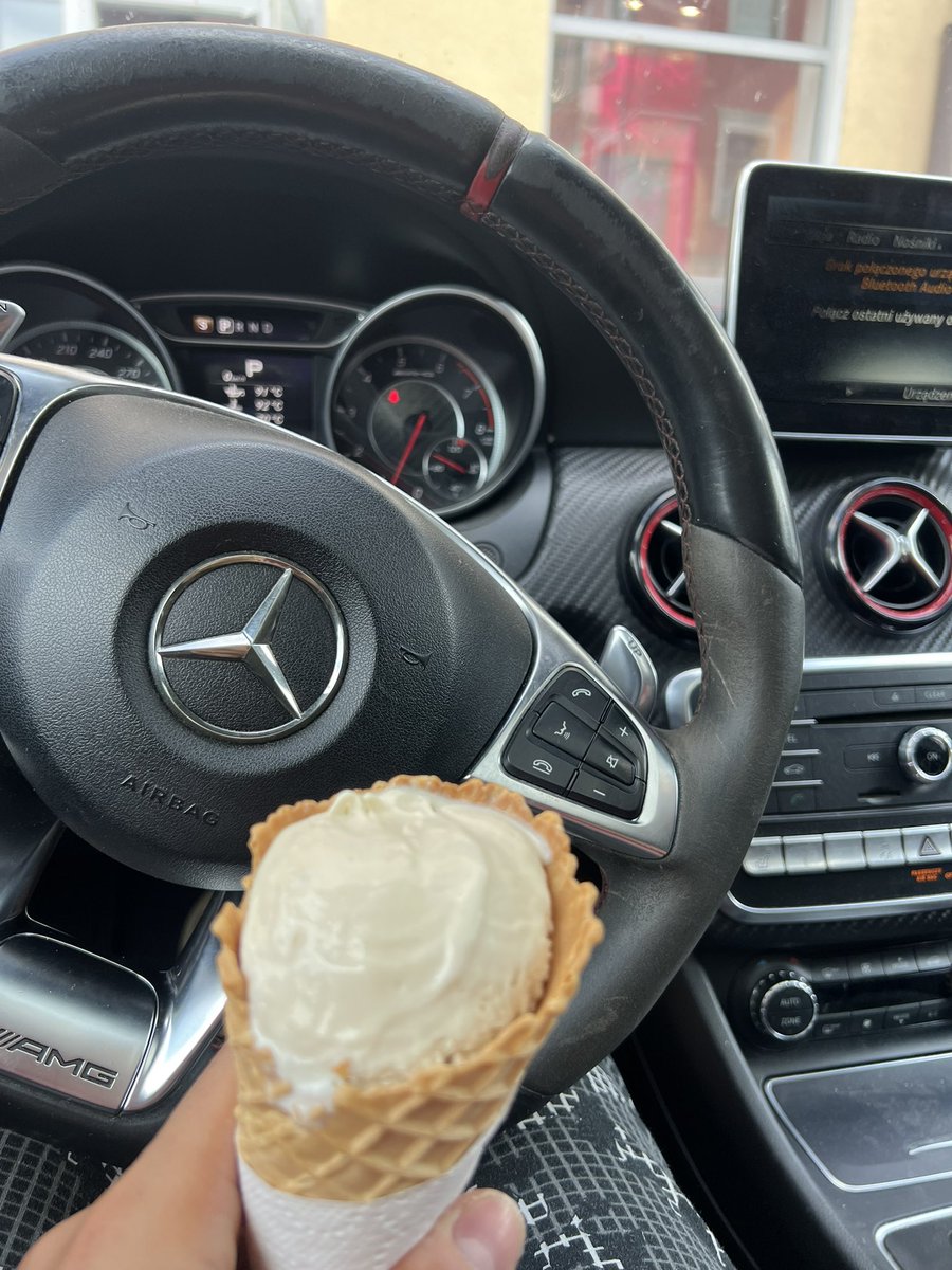 Majkibets tweet media