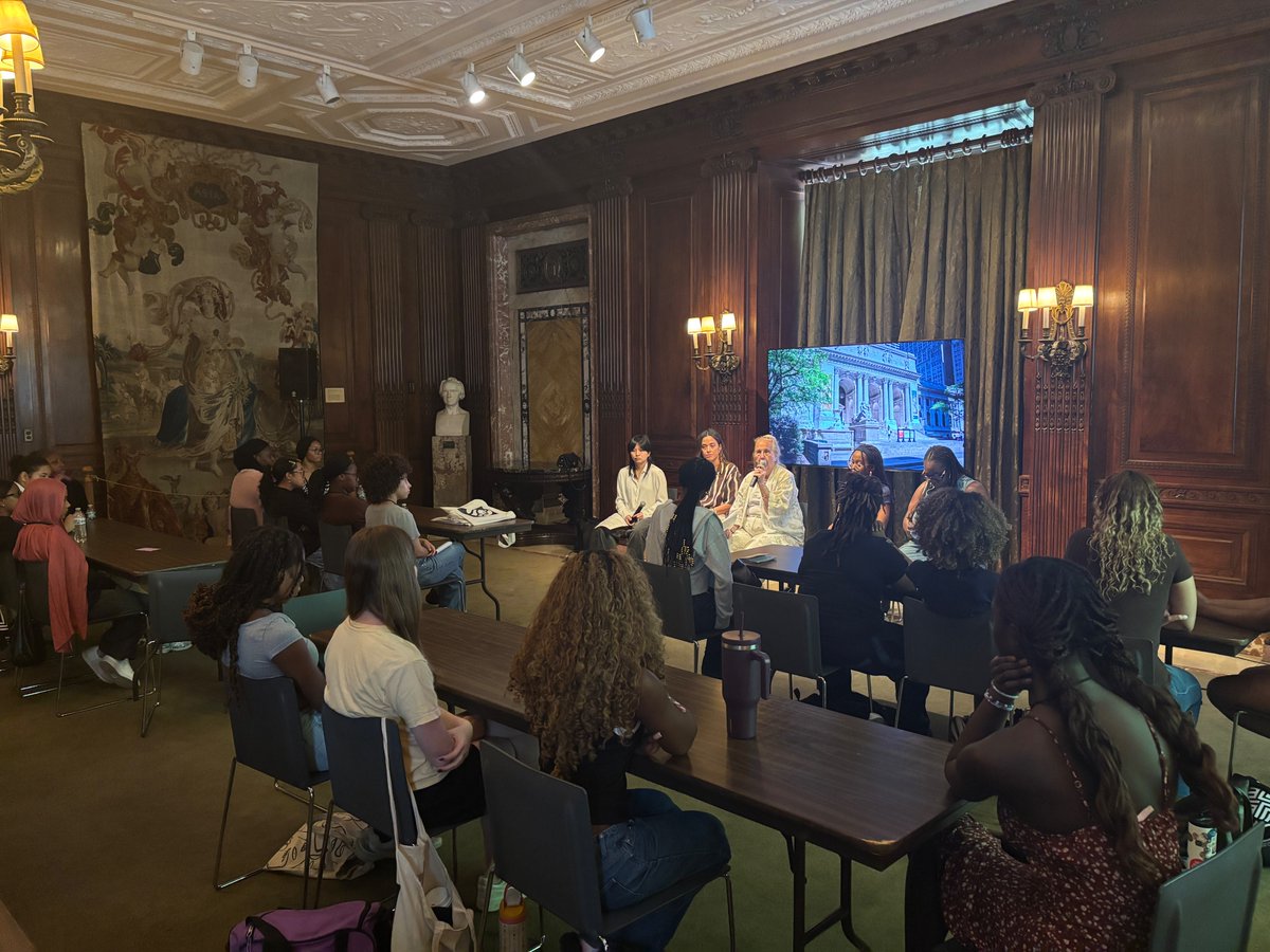 galeabrewer's tweet image. On Tuesday, 7/22, I had the honor of attending the NY Public Library Teen Civics Ambassador Panel! Proud to support these inspiring young New Yorkers who are stepping up as leaders in their communities!
Thank you @nypl and everyone who made this event happen!