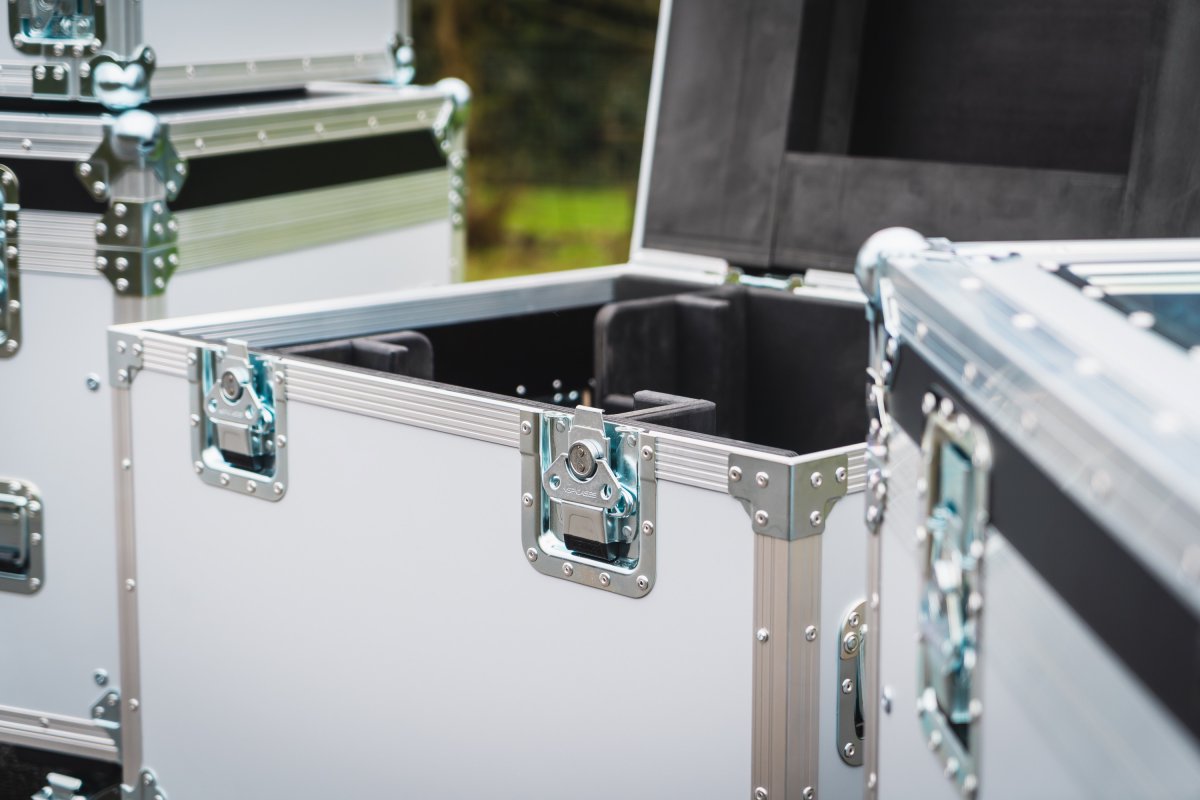 A throwback to one of our favourite colour combinations to date.

Looking back, it’s always interesting to see which case styles hold their own, in both design and demand.

Which colour combo would you go for? 👇