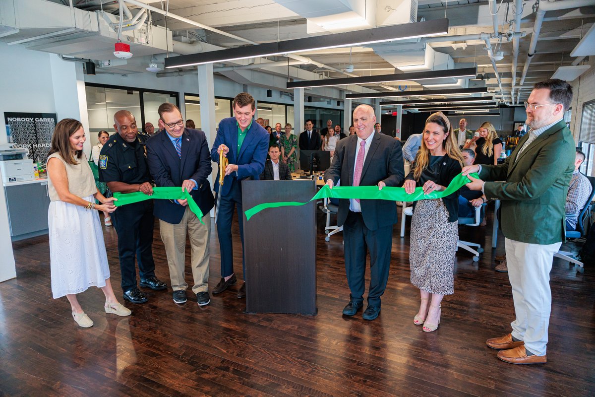 Flock_Safety's tweet image. This week, we officially opened the doors to our second Flock Safety office, this time in the heart of Boston.
Read more: bit.ly/458oAWd