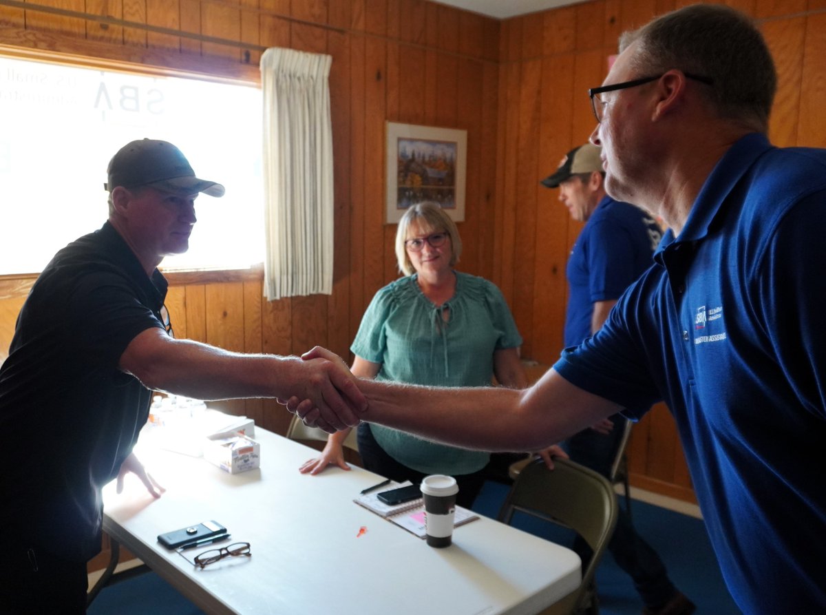 SBA_ODRR's tweet image. TODAY: @SBADeputy_Bill & @SBA_ODRR AA Stallings are in #Texas as #recovery efforts are underway in #HillCountry.
FIRST STOP 🛑 #Kerrville Presbyterian Church - where @SBAgov has established a Business Recovery Center to provide #disasterrelief to the community.🧵