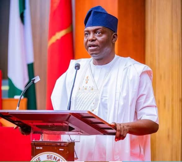RealQueenBee__'s tweet image. The CPC faction of the APC is currently seeing Pepper as new APC chairman emerge from nowhere, despite strong opposition from key members.
The Lagos boy is holding grip of the party. CPC, una go learn by force.