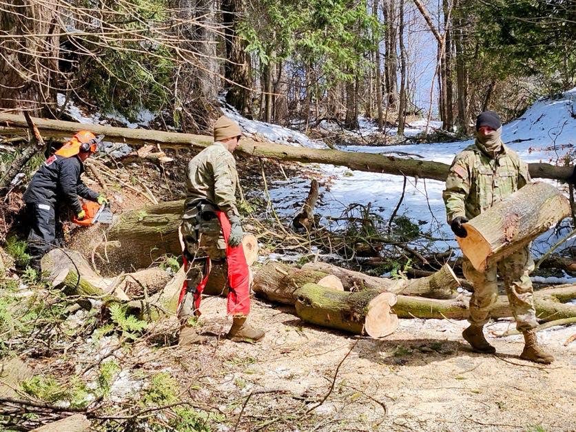 MichEMHS's tweet image. 🚨Federal assistance is now available to help northern Michigan communities recover from the historic spring ice storm.
This is FEMA Public Assistance for local governments and nonprofits, not individuals.
Residents and businesses CANNOT apply for FEMA aid at this time.
The…