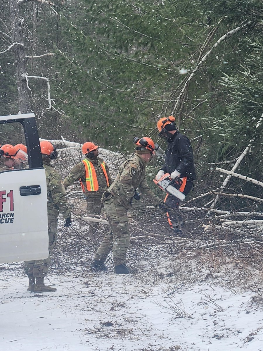 MichEMHS's tweet image. 🚨Federal assistance is now available to help northern Michigan communities recover from the historic spring ice storm.
This is FEMA Public Assistance for local governments and nonprofits, not individuals.
Residents and businesses CANNOT apply for FEMA aid at this time.
The…