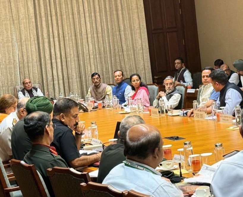 CaptBrijesh's tweet image. Attended the Consultative Committee on Defence meeting in Parliament, chaired by Hon. Defence Minister Shri @rajnathsingh ji earlier today.
The agenda focused on ‘Women Empowerment in the Armed Forces’ and I am glad to have shared inputs based on my experience of having served…