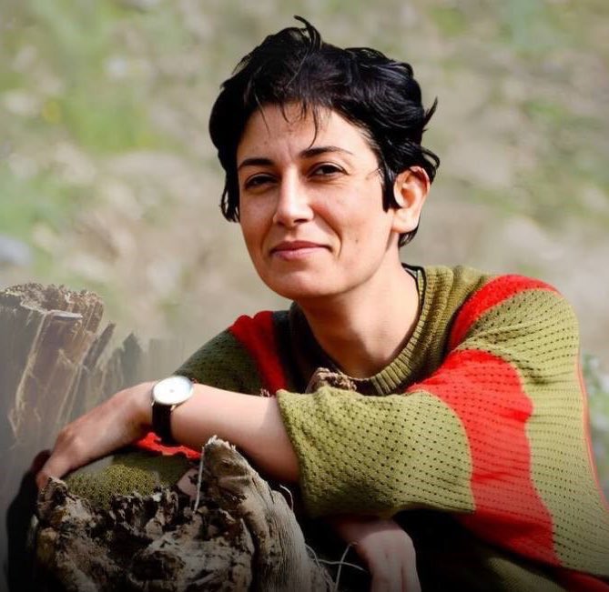 The regime wants to hang her to make an example. 

The death sentence of #Pakhshan_Azizi has been confirmed for the third time.

She is one of many brave women the Islamic Republic is trying to punish for the “Woman, Life, Freedom” uprising.

And yet… the free world still does
