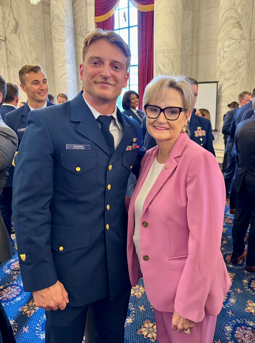 SenHydeSmith's tweet image. I had the honor of meeting USCG Petty Officer Scott Ruskan, who demonstrated remarkable courage and compassion during his very first mission as a rescue swimmer in the devastating Central Texas floods. During moments of fear and uncertainty, he brought safety and comfort to…