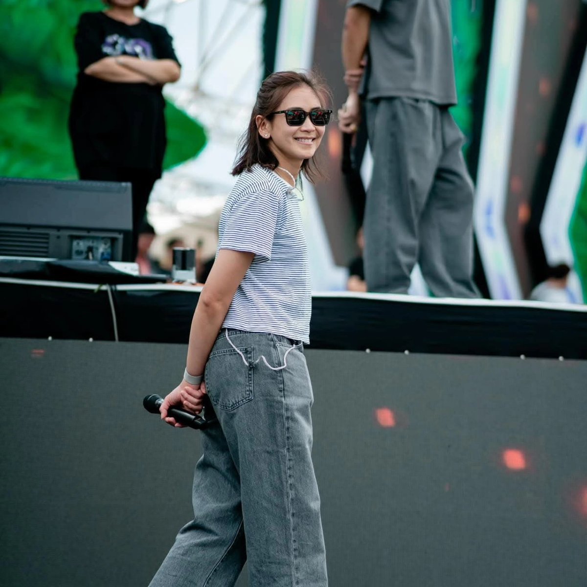 This cutie is turning 37 in 55 minutes! <a href="/JustSarahG/">Sarah Geronimo</a>

SARAH G SLAYING AT 37
Happy Birthday SARAH G
#SarahGDay